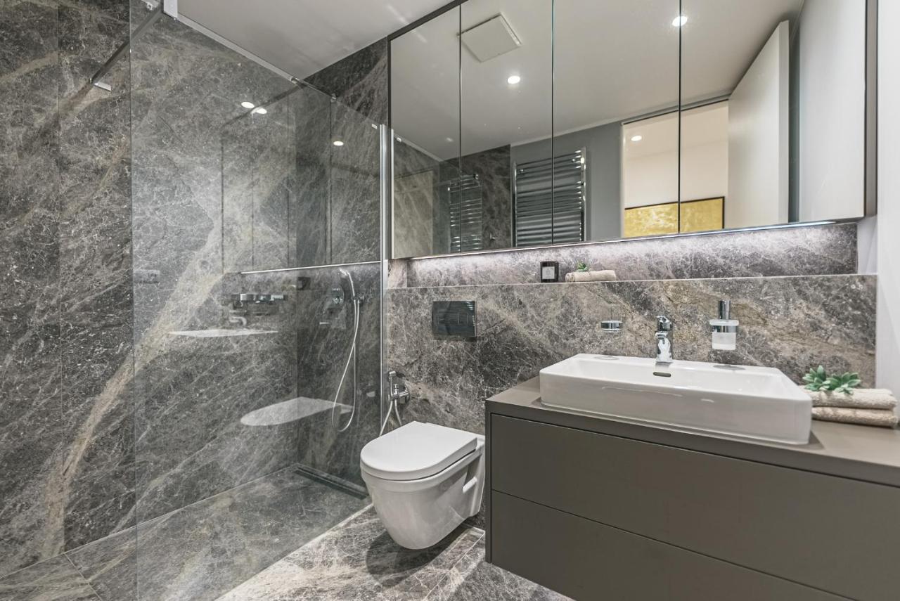Days - Stylish With Terrace - Parking - Quiet Area Apartamento