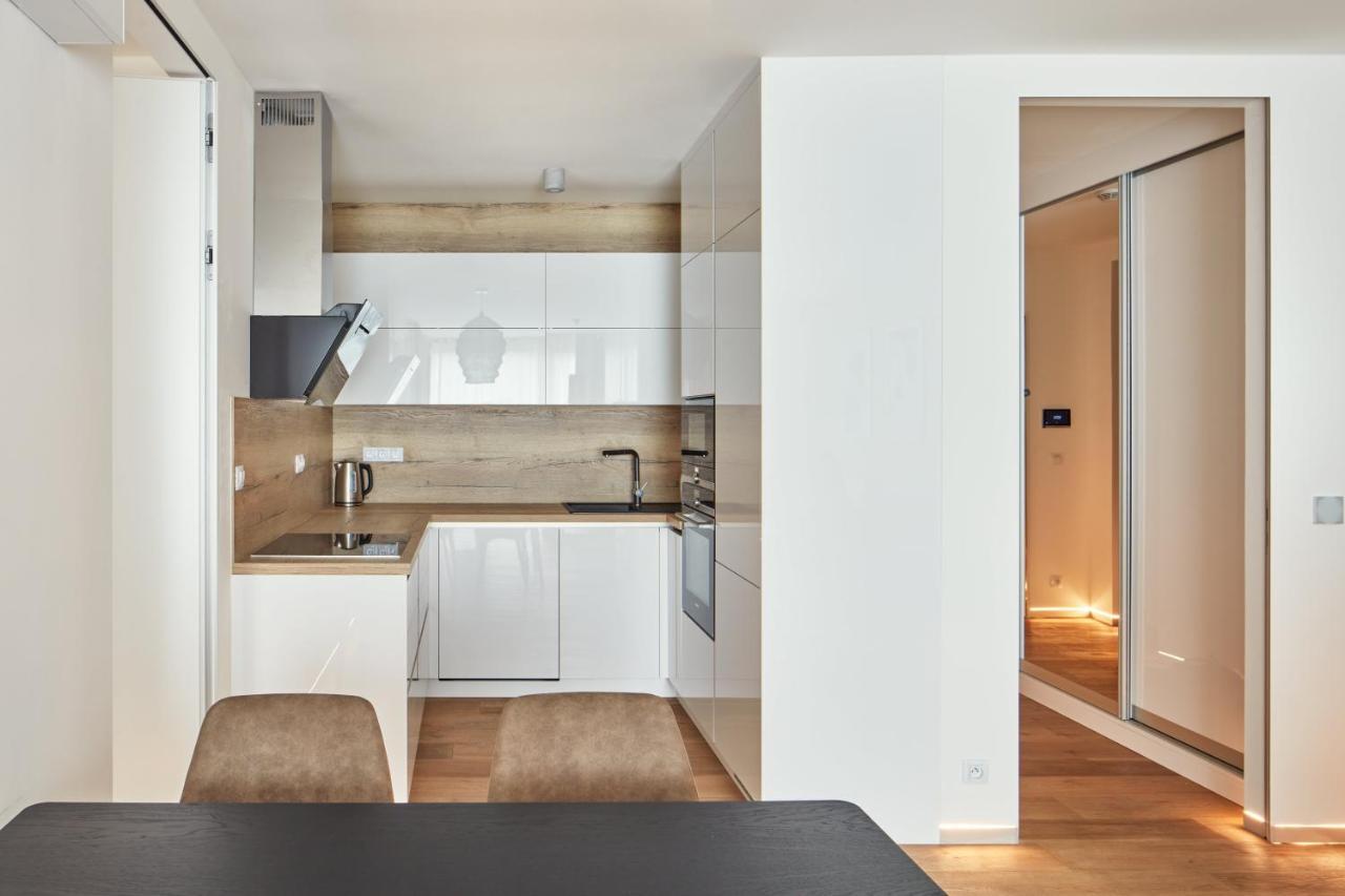 Days - Stylish With Terrace - Parking - Quiet Area * Praga
